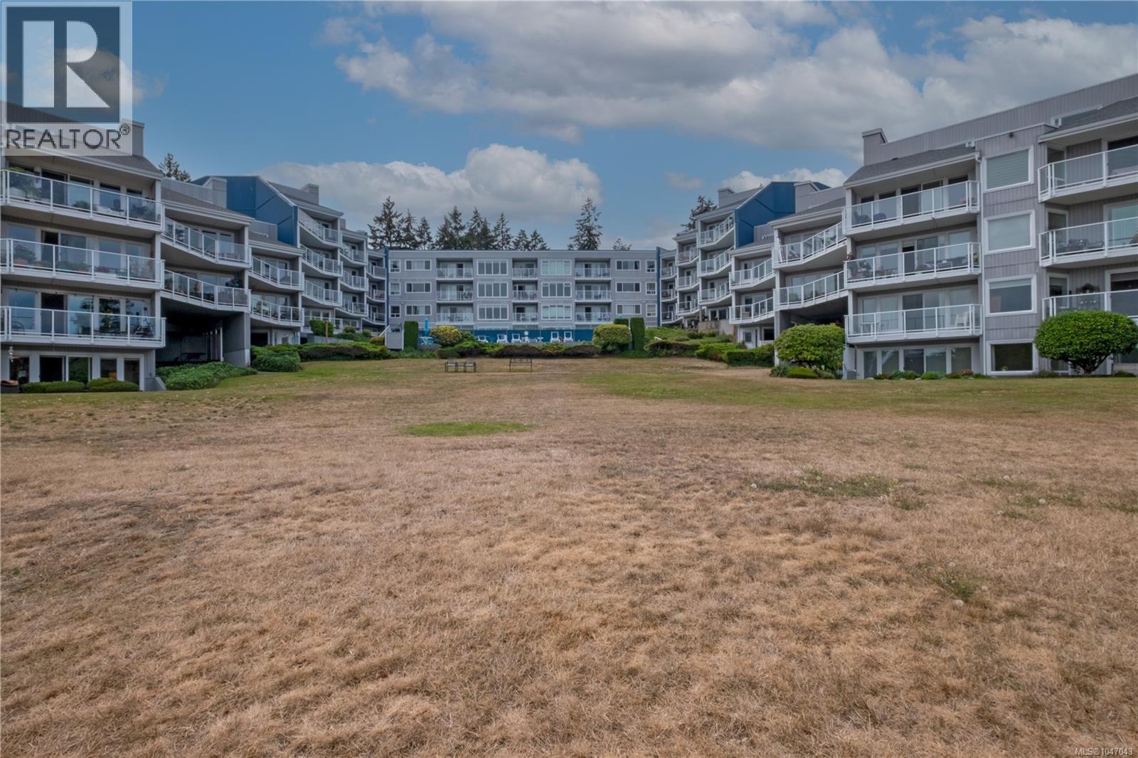 Property for sale at 325 2562 Departure Bay Rd