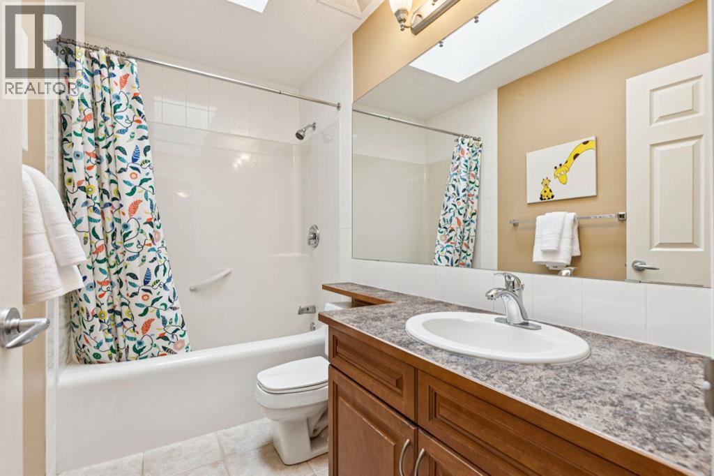 51 Sienna Park Crescent SW - 25