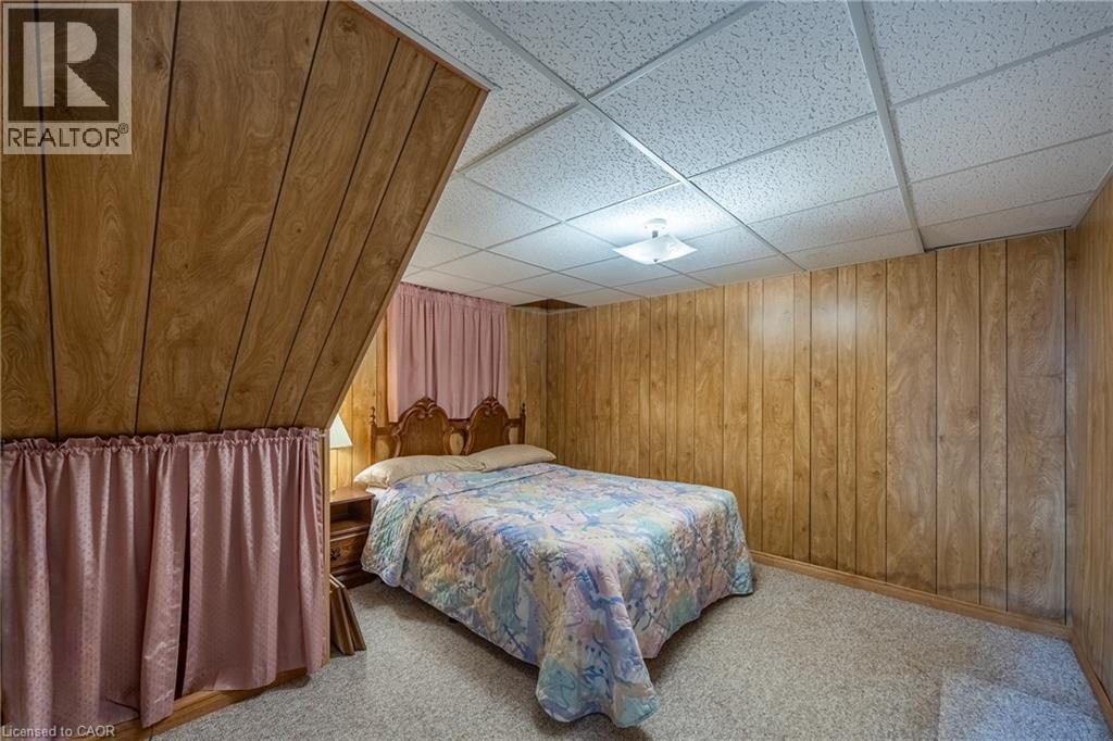 68 ROYAL OAK Drive - Image 31