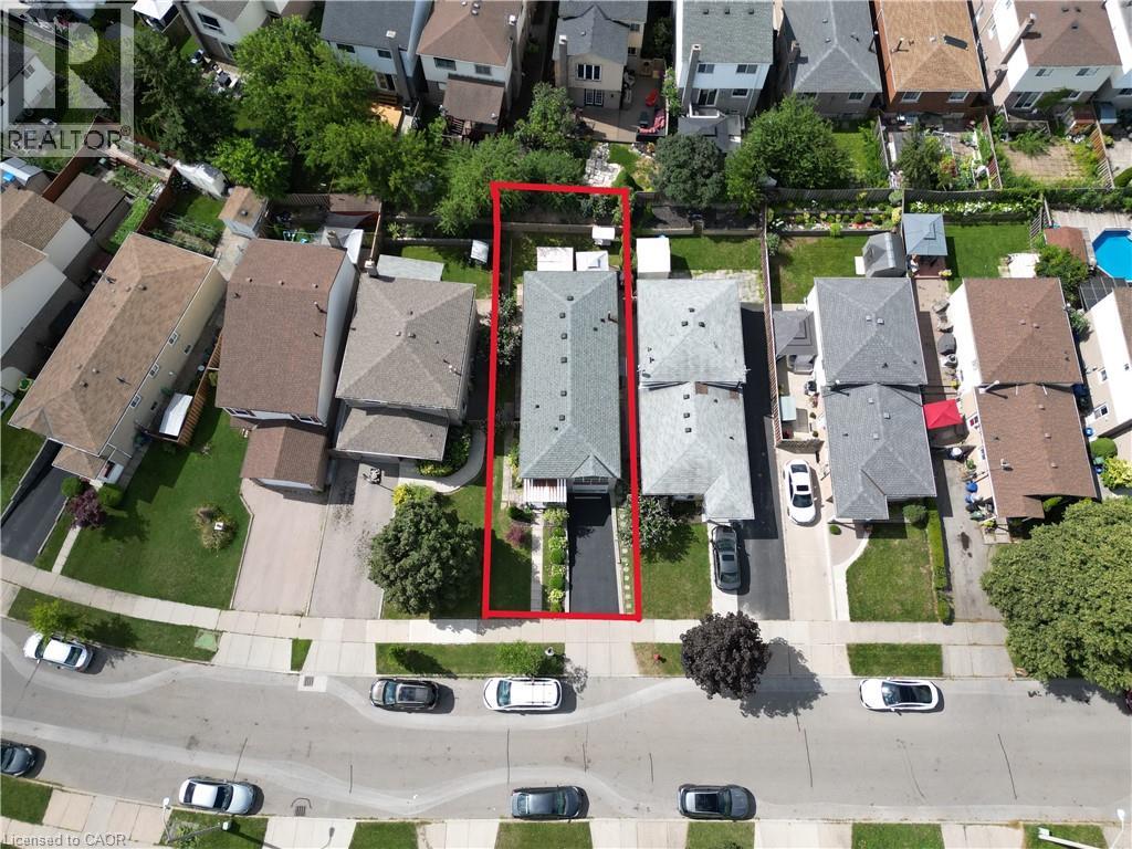 35 GARDEN Crescent - 42