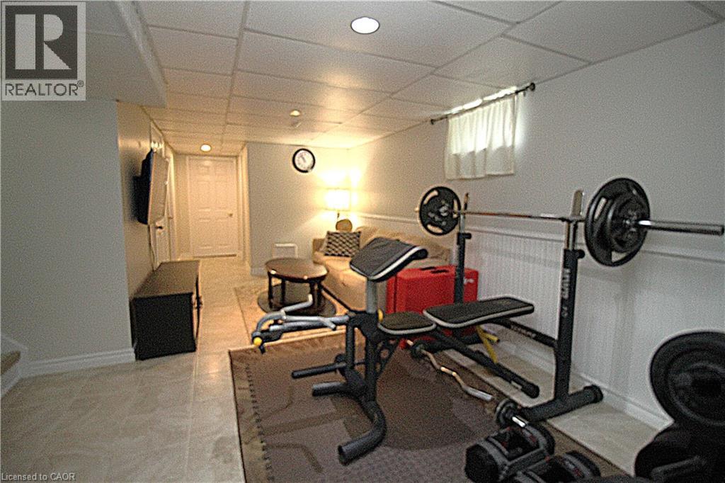 35 GARDEN Crescent - Image 30
