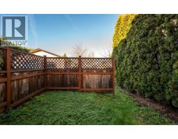 Bathroom - 3026 Donald St, Saanich, BC V9A1Y2 Photo 18
