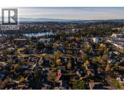 3026 Donald St, Saanich, BC V9A1Y2 Photo 31