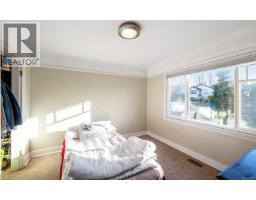 Bedroom - 3026 Donald St, Saanich, BC V9A1Y2 Photo 8