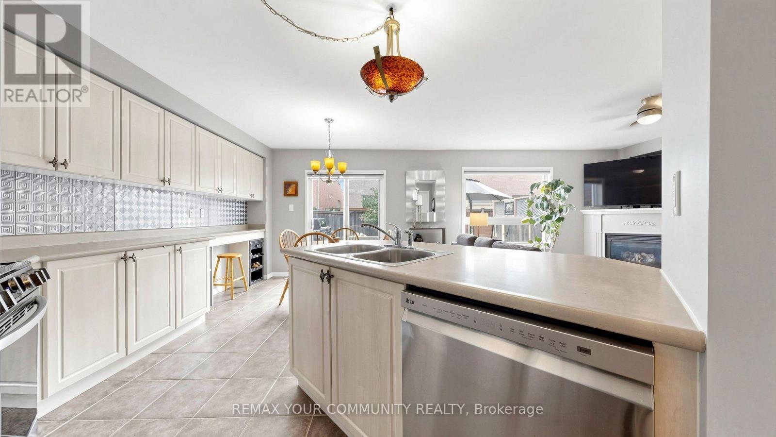 230 HAMMERSLY BOULEVARD - Image 17