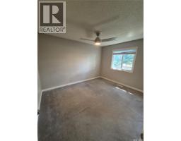 Den - 215 Central Street W, Warman, SK S0K4S0 Photo 8