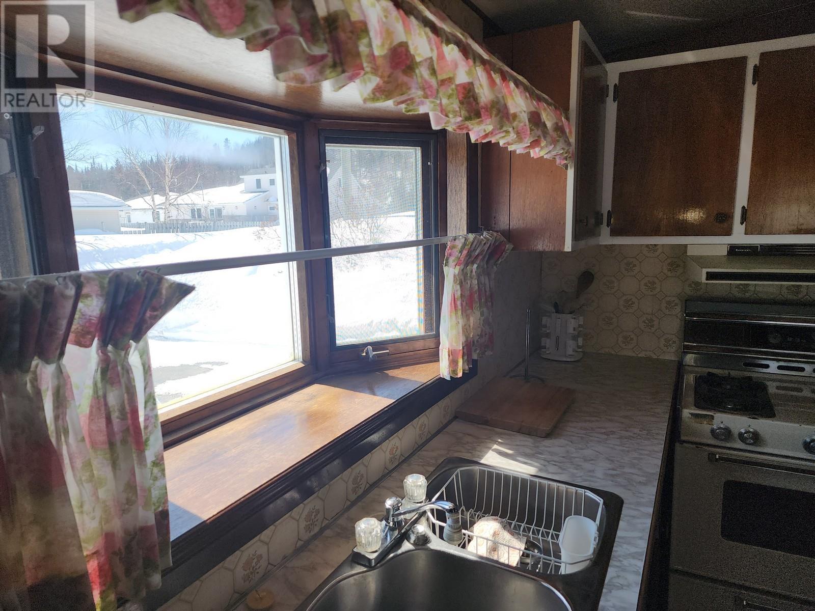 319 WALKER ST - 32