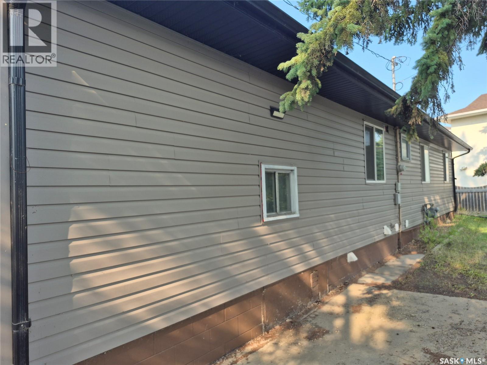 215 Central STREET W - Image 23