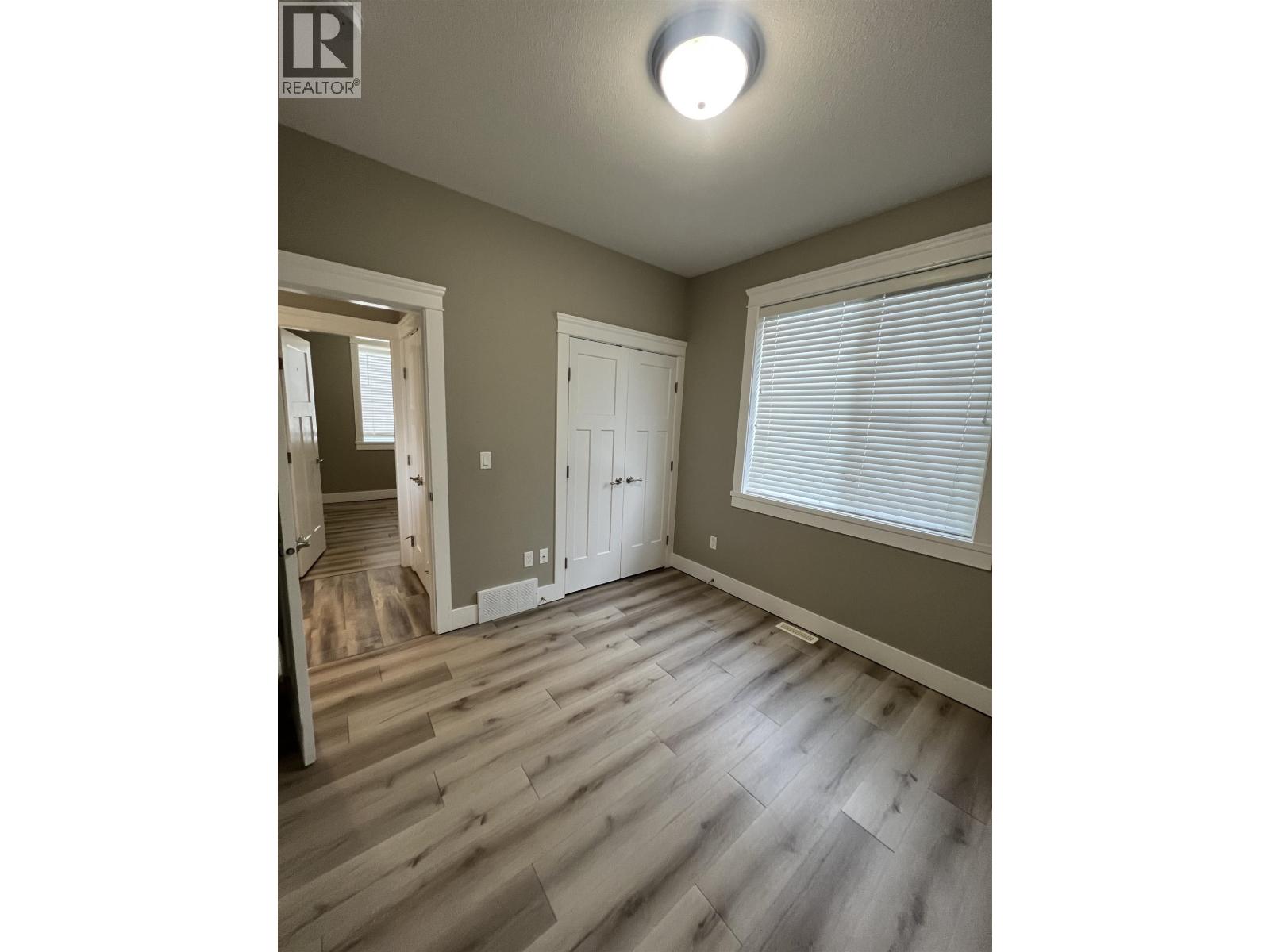 8215 88 AVENUE - 10
