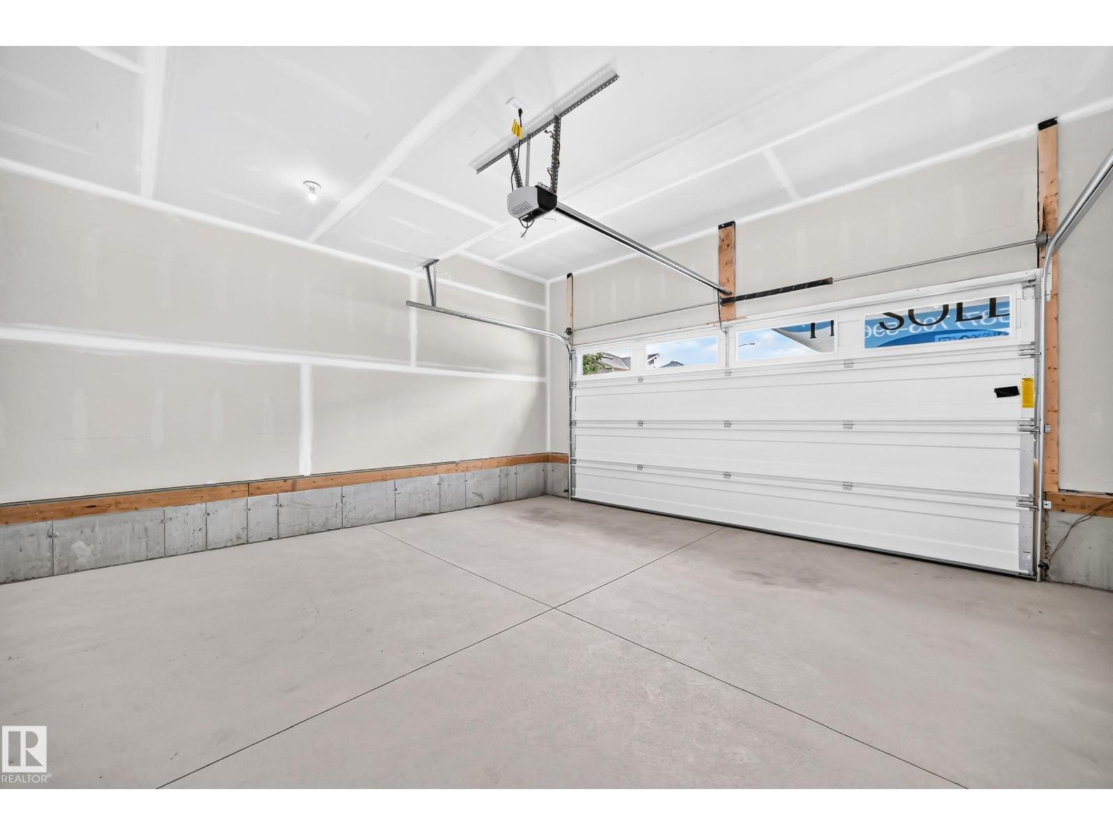 1520 205 ST NW - 29