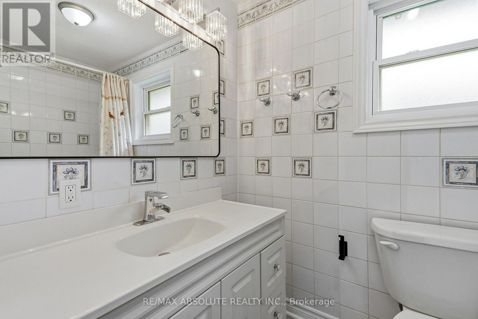 1000 MILBURN CRESCENT - 21