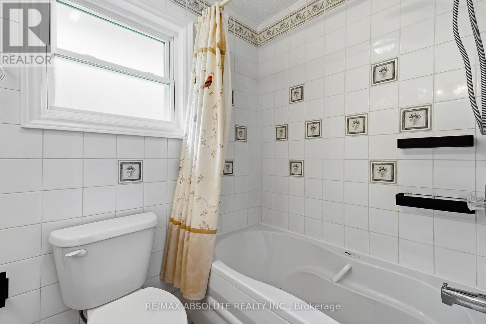 5 Bed, 3 Bath House for Sale in Ottawa – 1000 MILBURN CRESCENT, Ottawa – MLS# X13687602 - Image 22