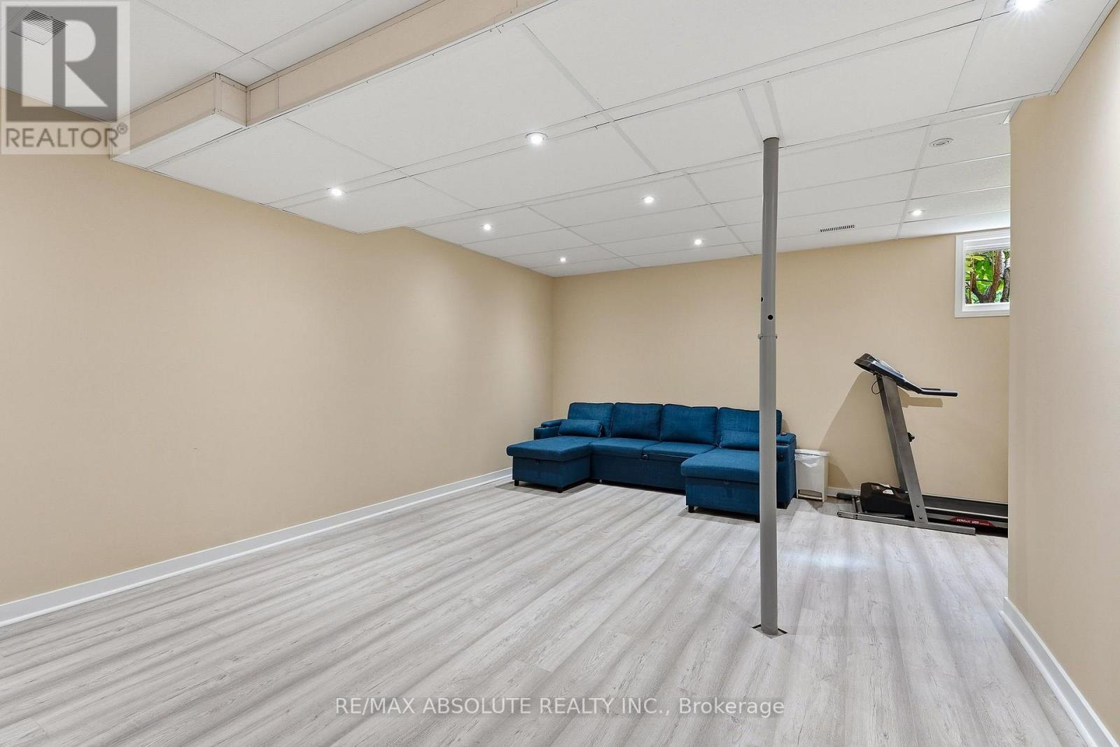 1000 MILBURN CRESCENT - 28