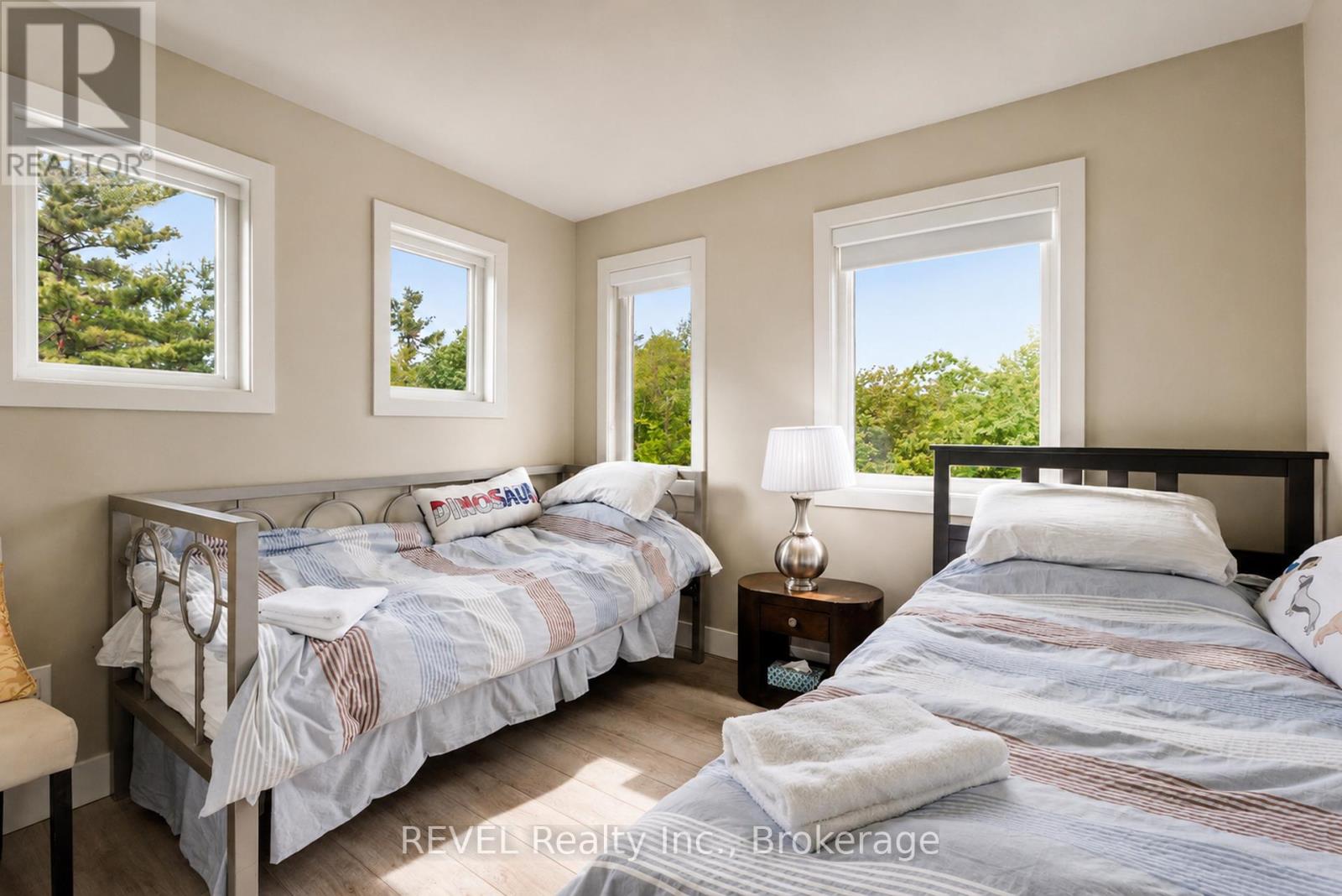 67 ROCKMOUNT CRESCENT - 23