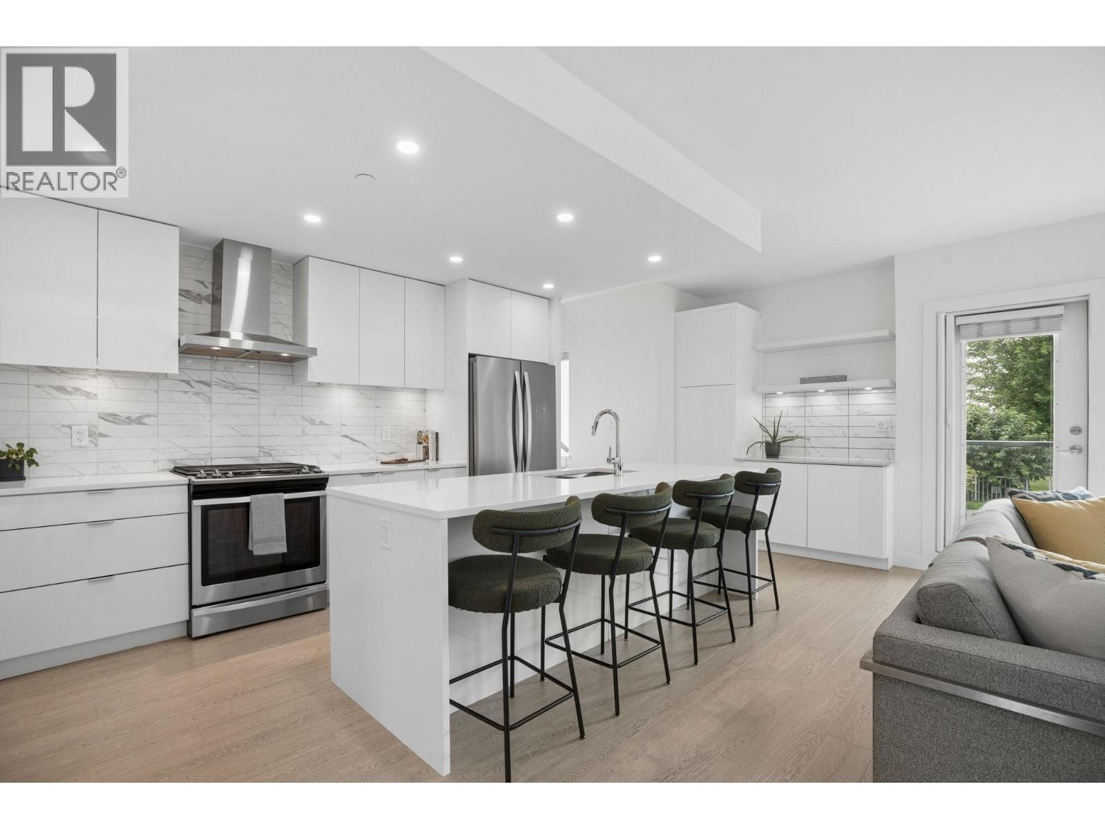 16 3596 SALAL DRIVE, North Vancouver