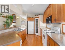 4pc Bathroom - 5408 59 Street, Camrose, AB T4V5B9 Photo 7