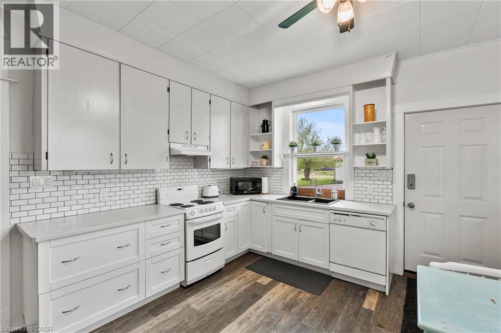 1068 NIAGARA STONE Road - Image 10