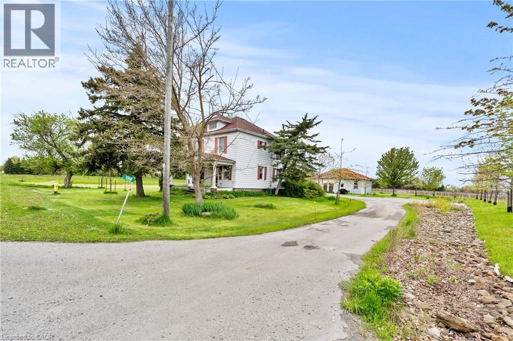 1068 NIAGARA STONE Road - 2