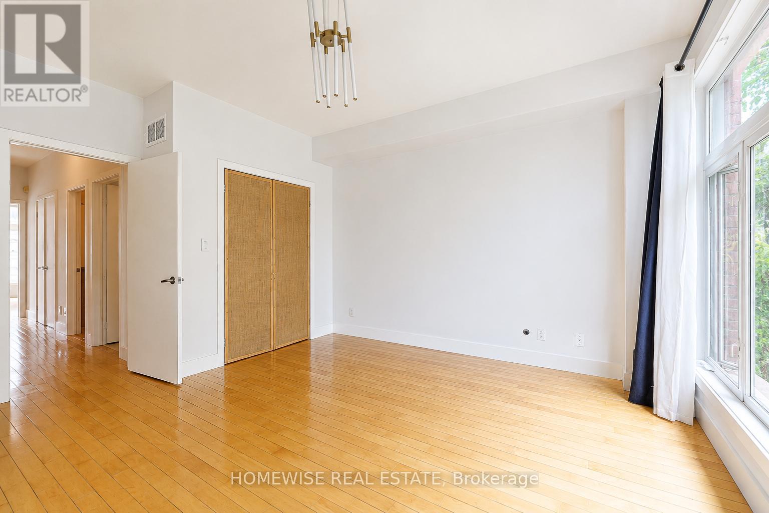 476 KING STREET E - 14