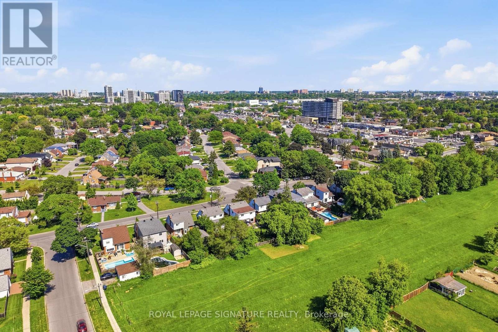 48 TOWER DRIVE - 26
