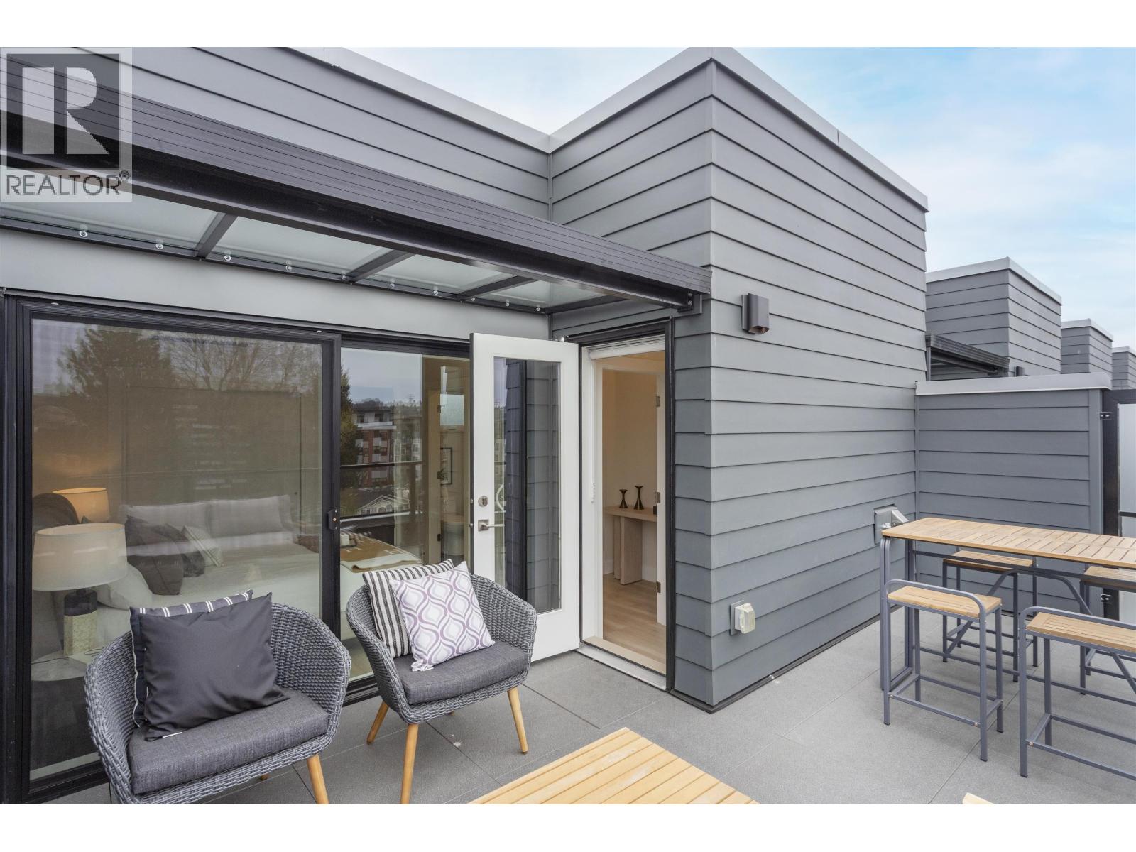 311 342 MOUNTAIN HIGHWAY, North Vancouver