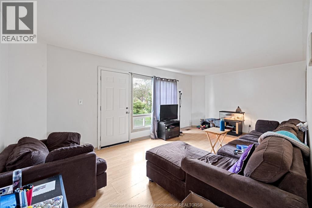 #11 2755 MEADOWBROOK - 11