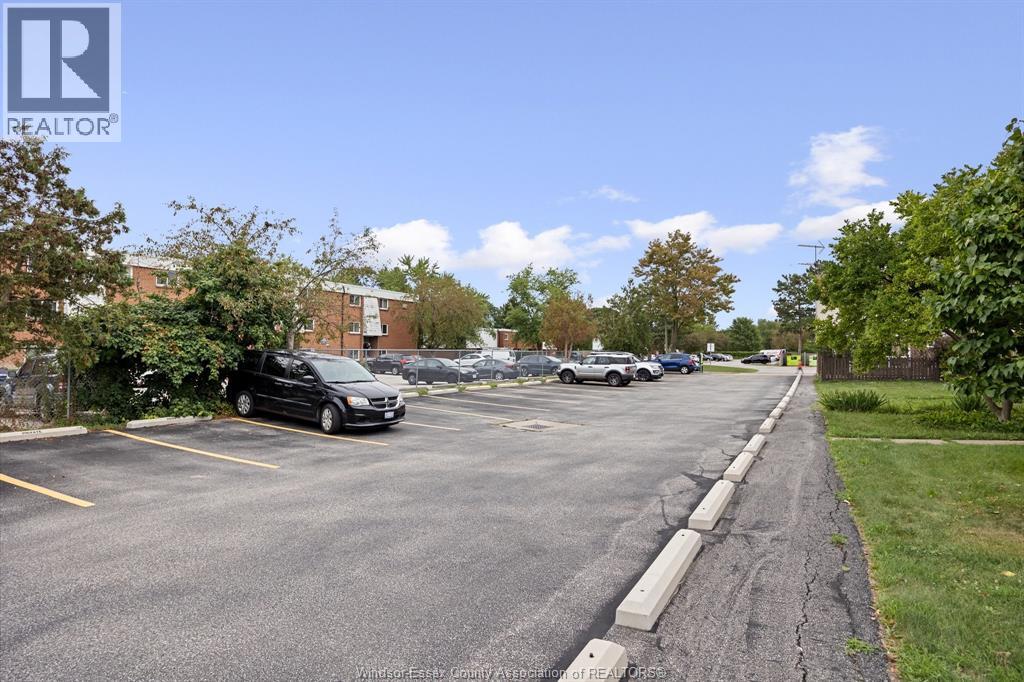 #11 2755 MEADOWBROOK - 23