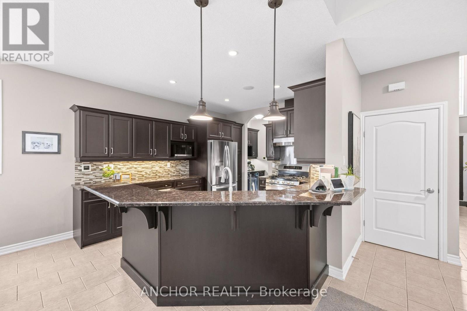 5 bedroom Single Family interior view, 646 Redtail Trail, London North (North M), Ontario
