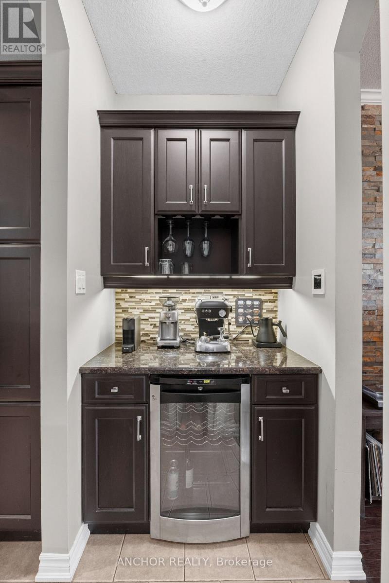 5 bedroom Single Family interior view, 646 Redtail Trail, London North (North M), Ontario