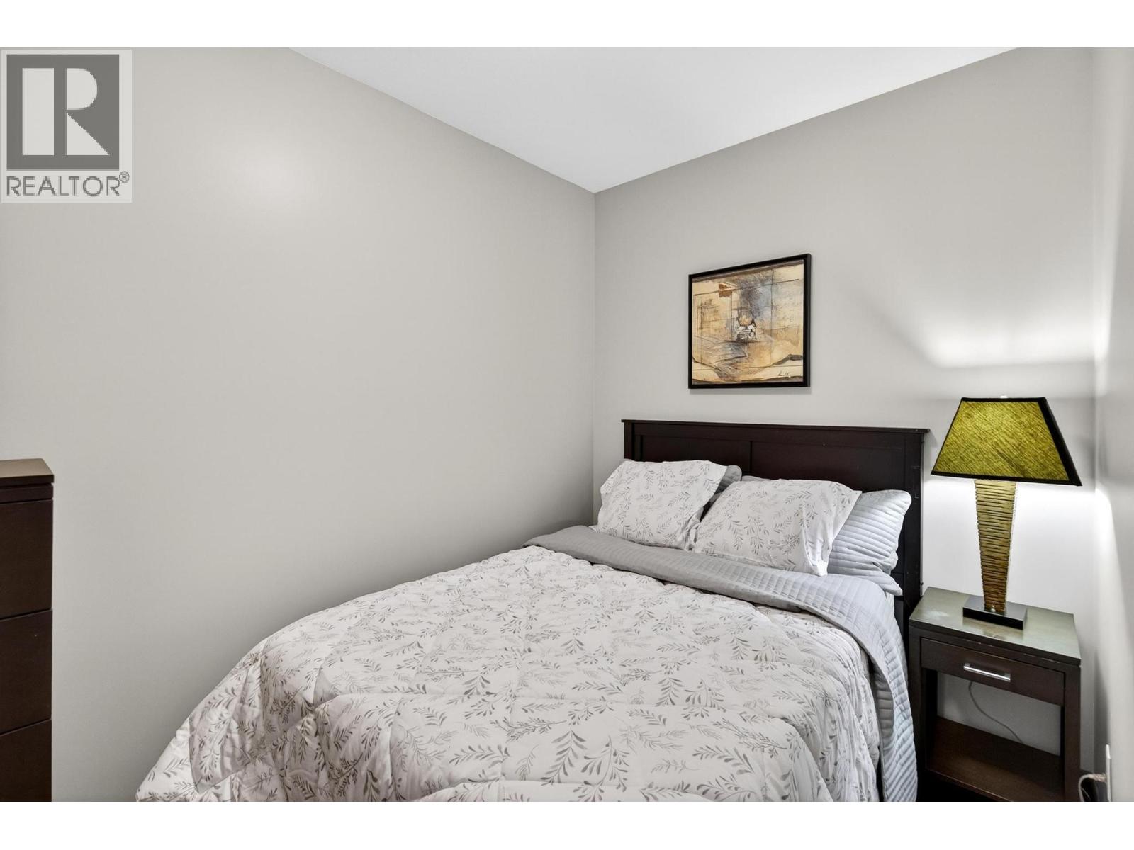 308 654 Cook Road, Kelowna