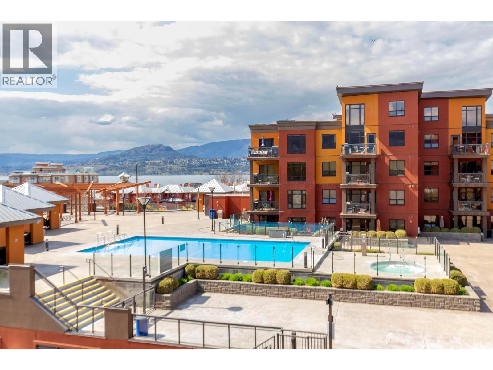 308 654 Cook Road, Kelowna