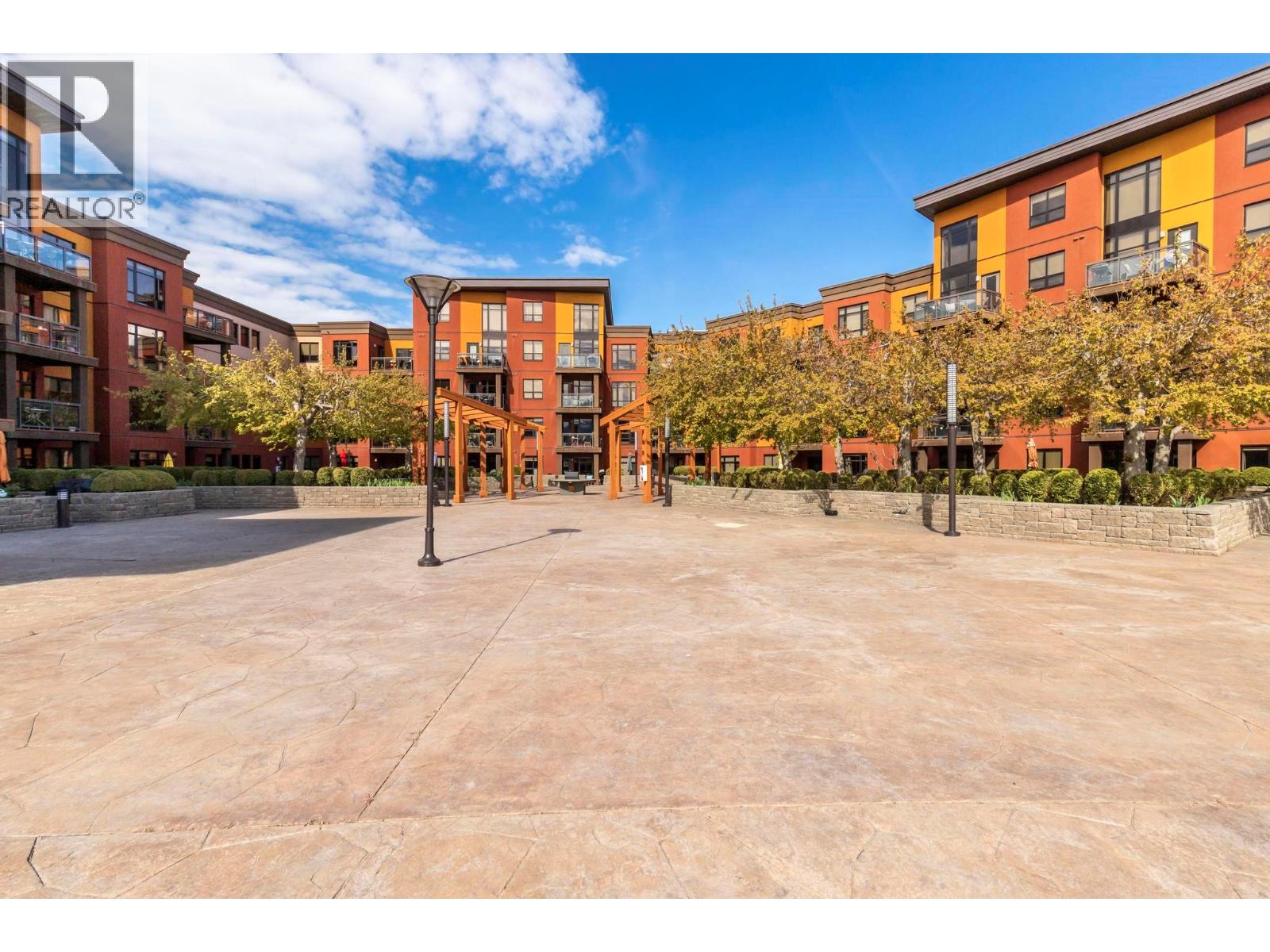 308 654 Cook Road, Kelowna