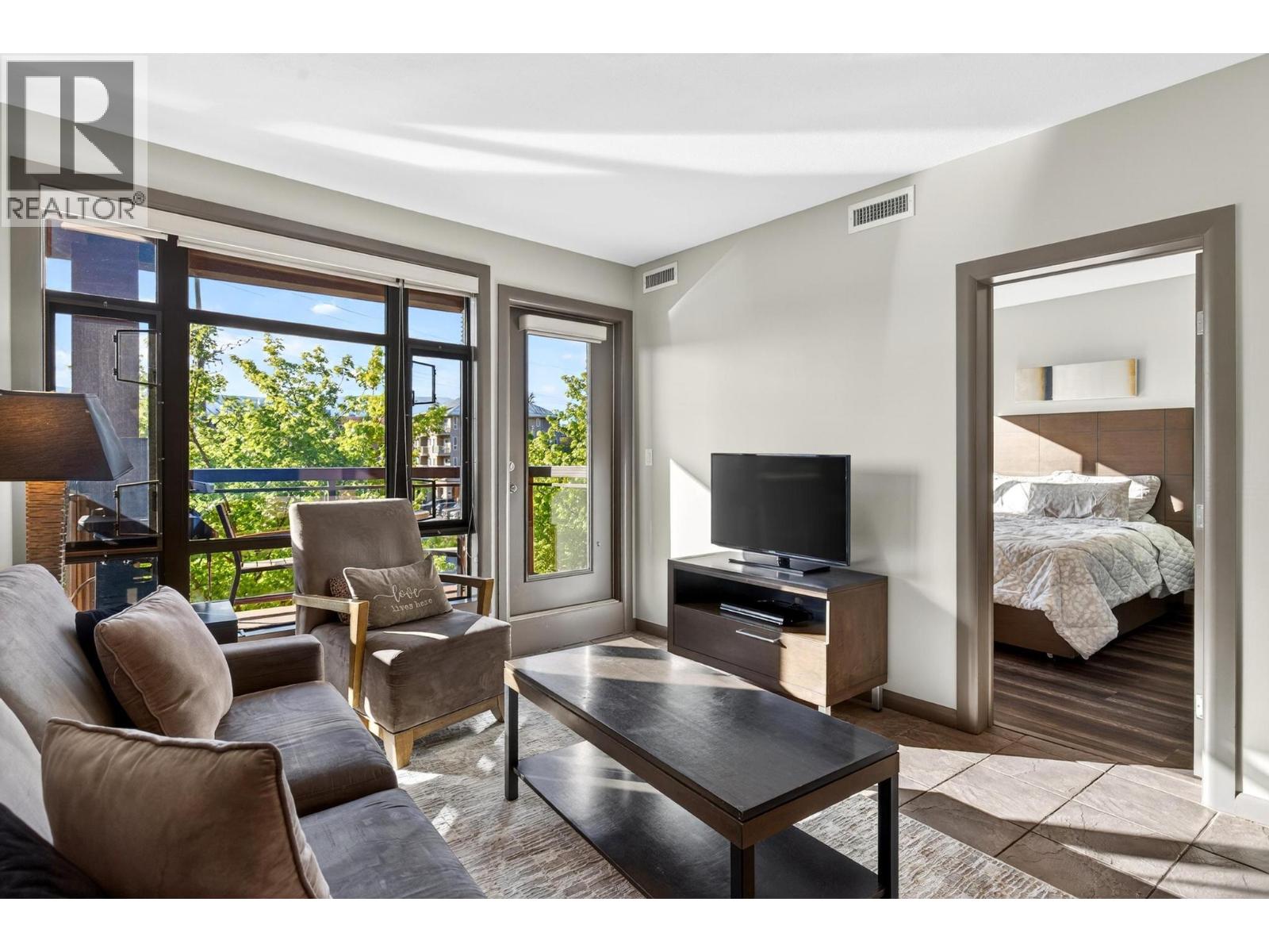 308 654 Cook Road, Kelowna