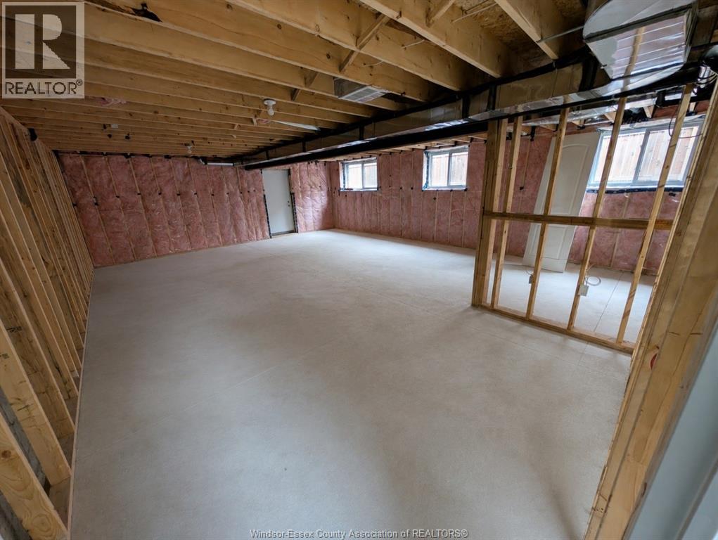 113 LAURIER DRIVE - 12