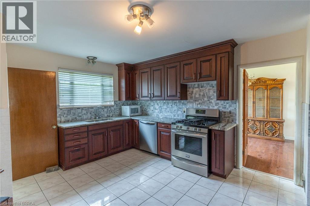107 QUEENSWAY Drive - 13
