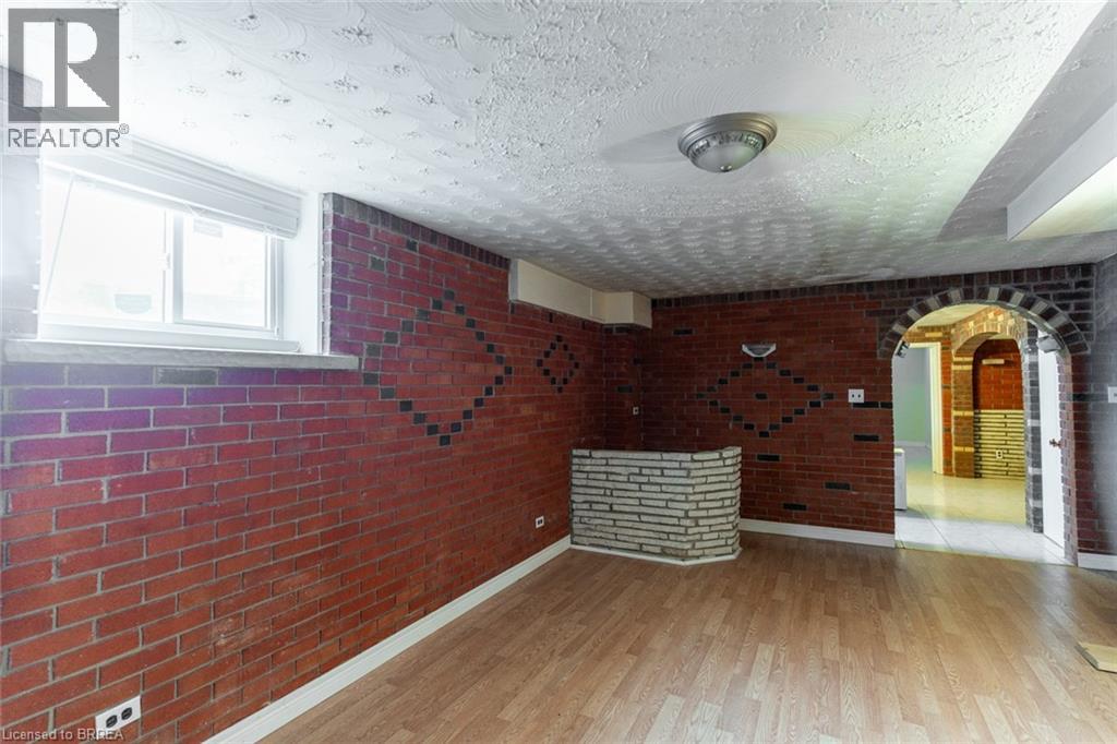 107 QUEENSWAY Drive - Image 29