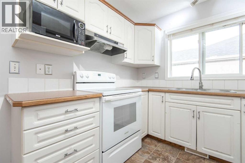 #5 4626 44 Street - Image 11