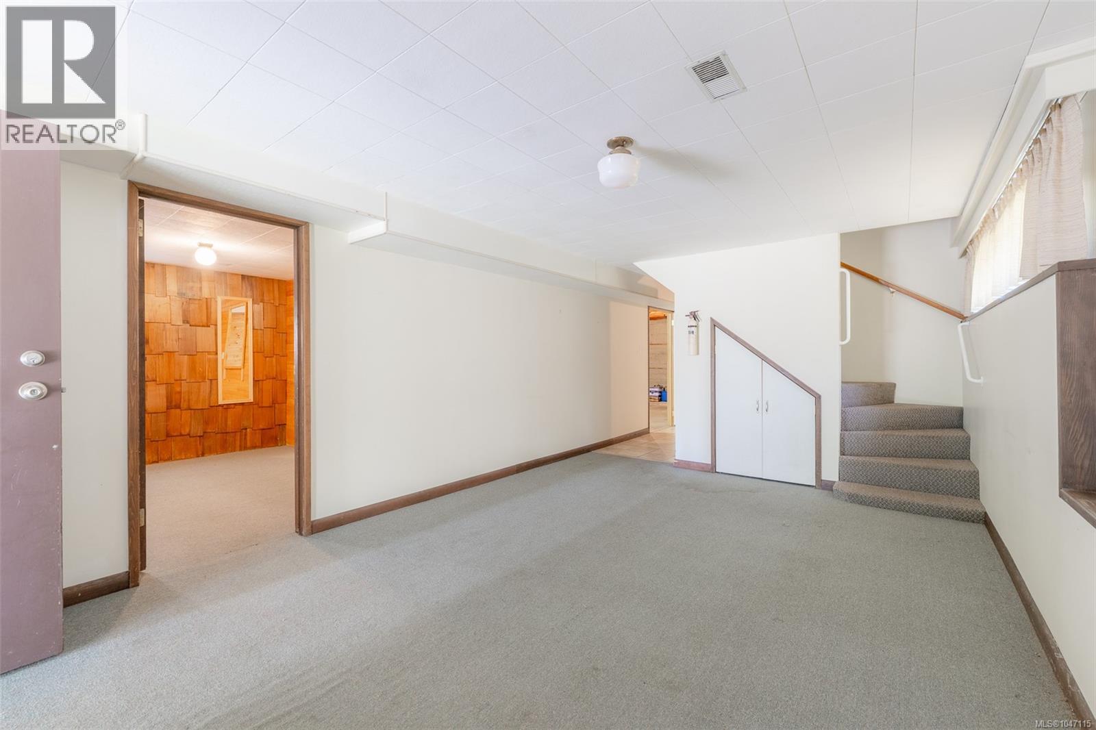 4581 Wellington Ave - Image 31