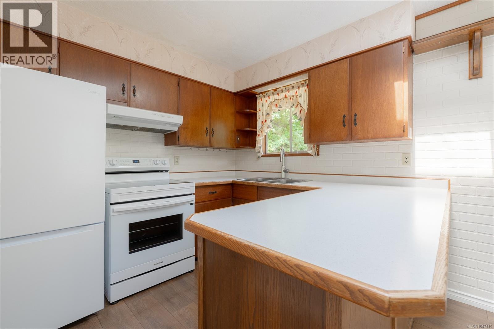 4581 Wellington Ave - 24