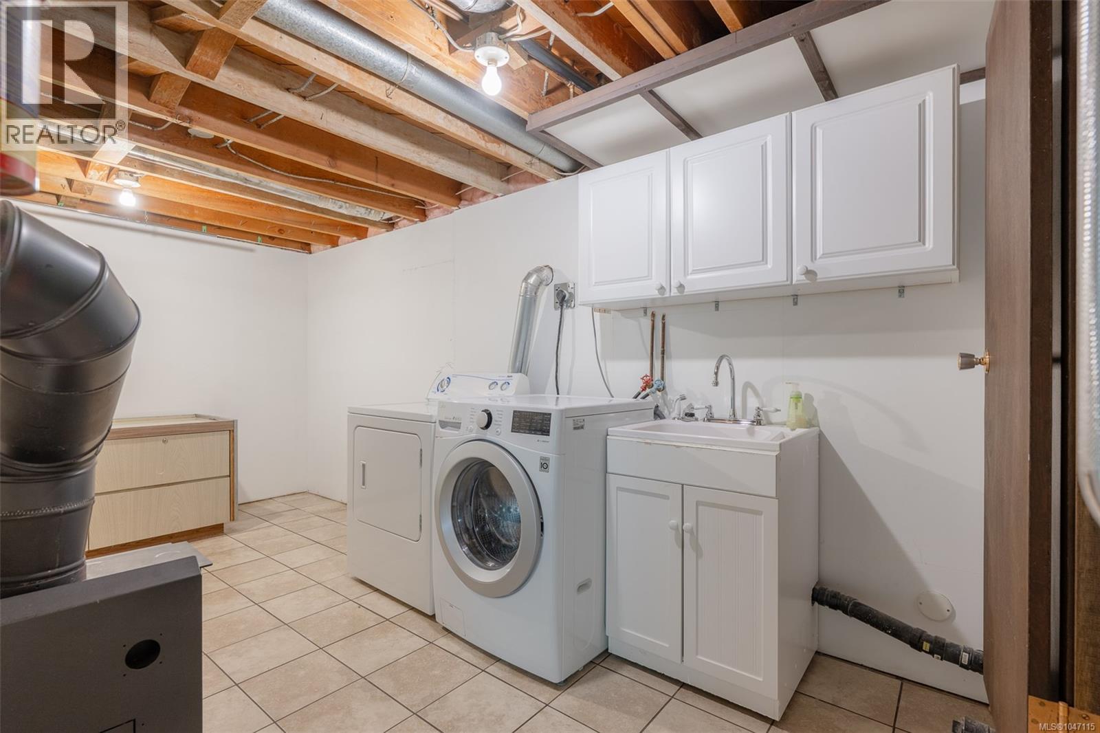 4581 Wellington Ave - 34