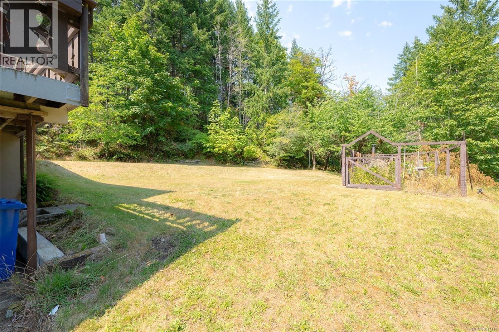 4581 Wellington Ave - Image 46