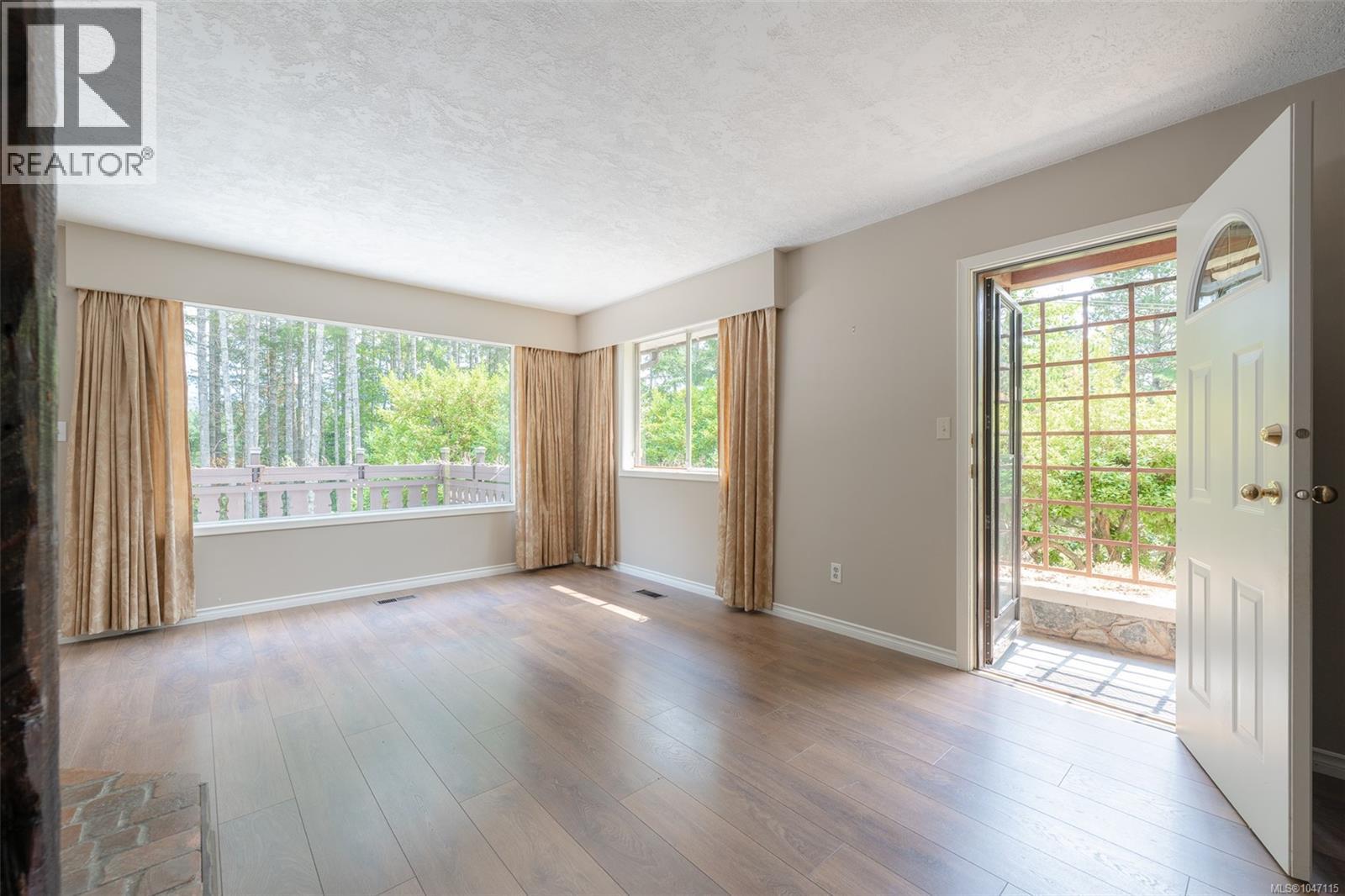 4581 Wellington Ave - 10