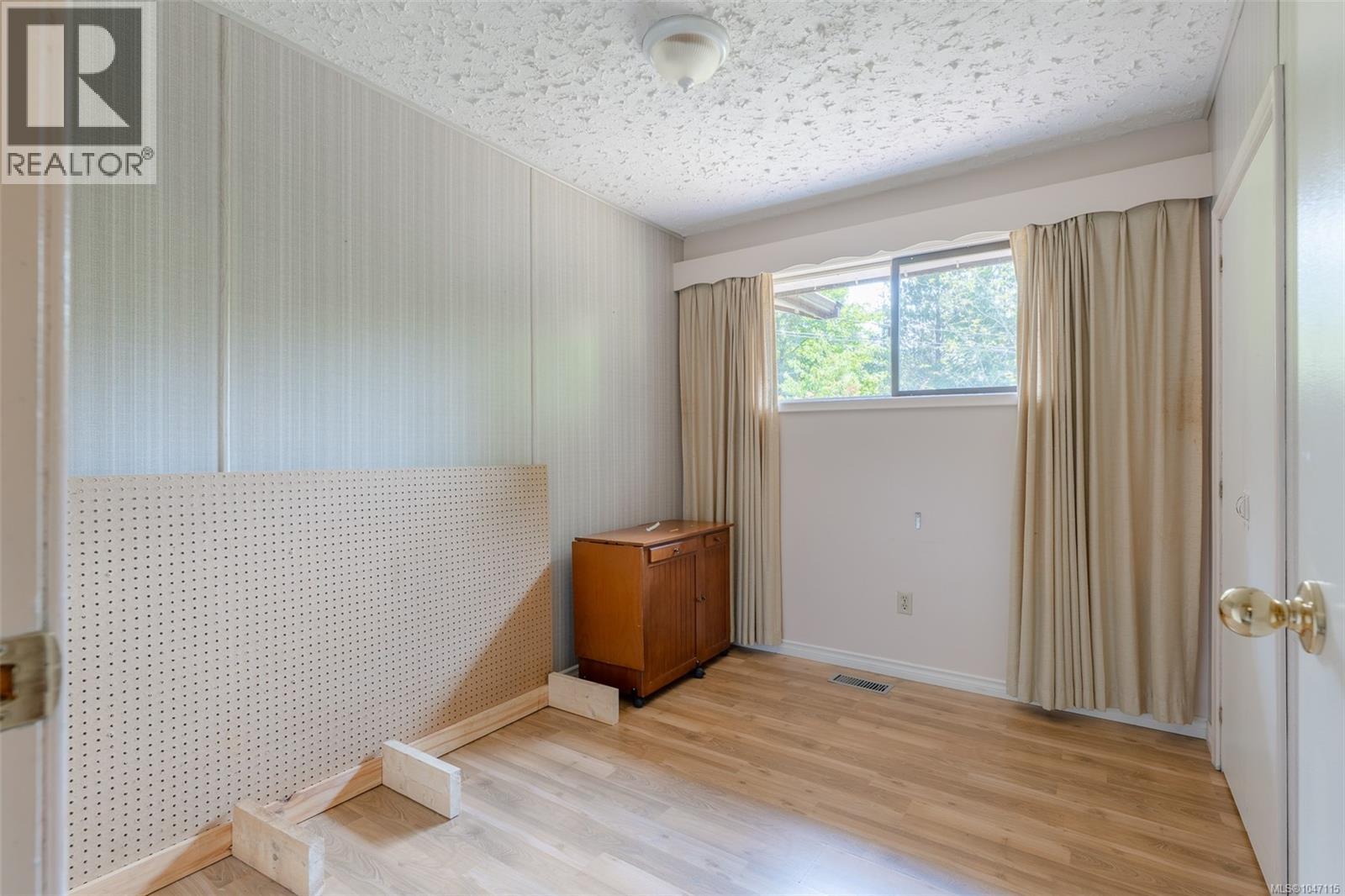 4581 Wellington Ave - 27