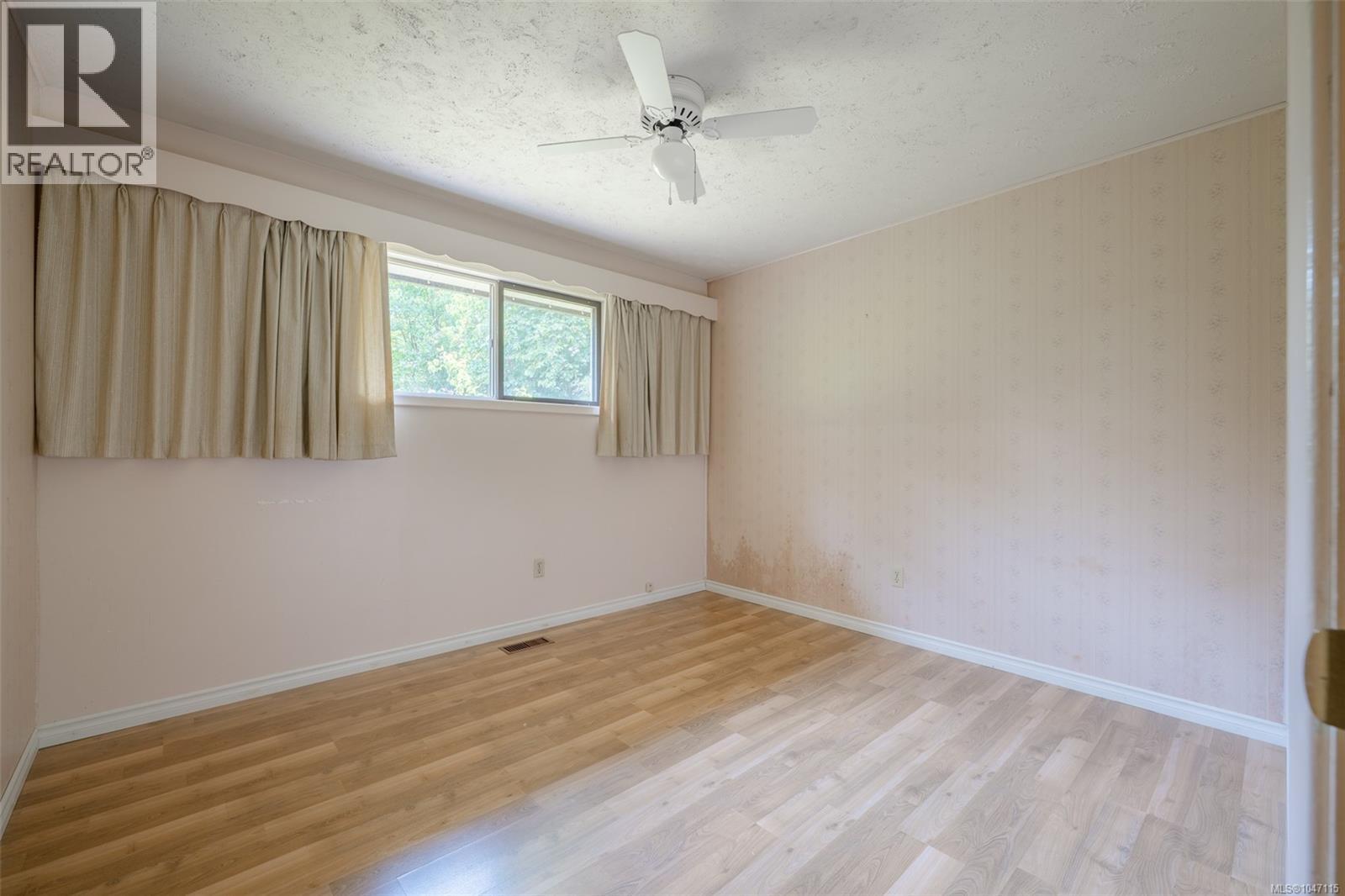 4581 Wellington Ave - 28