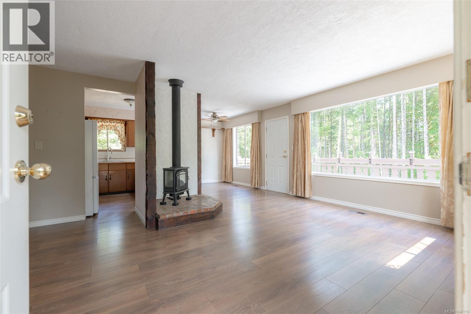 4581 Wellington Ave - Image 9
