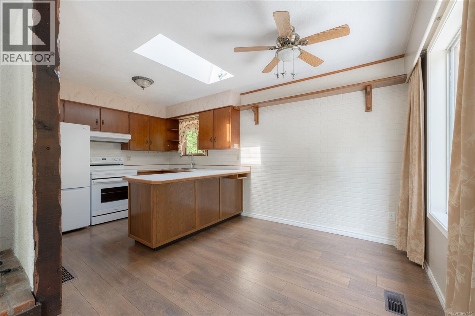 4581 Wellington Ave - Image 21