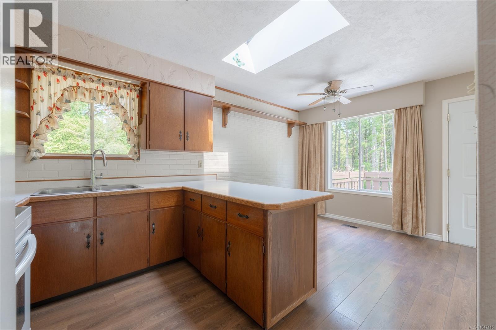 4581 Wellington Ave - 26