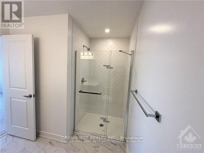 2 Bed, 3 Bath House for Rent in Ottawa – 806 ANCIANO CRESCENT, Ottawa – MLS# X13687608 - Image 9