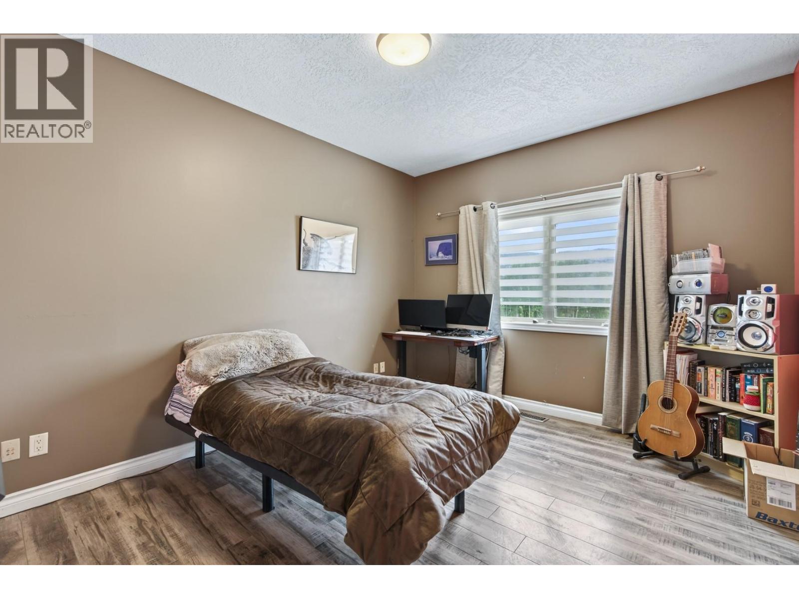 1616 Fir Road - 15