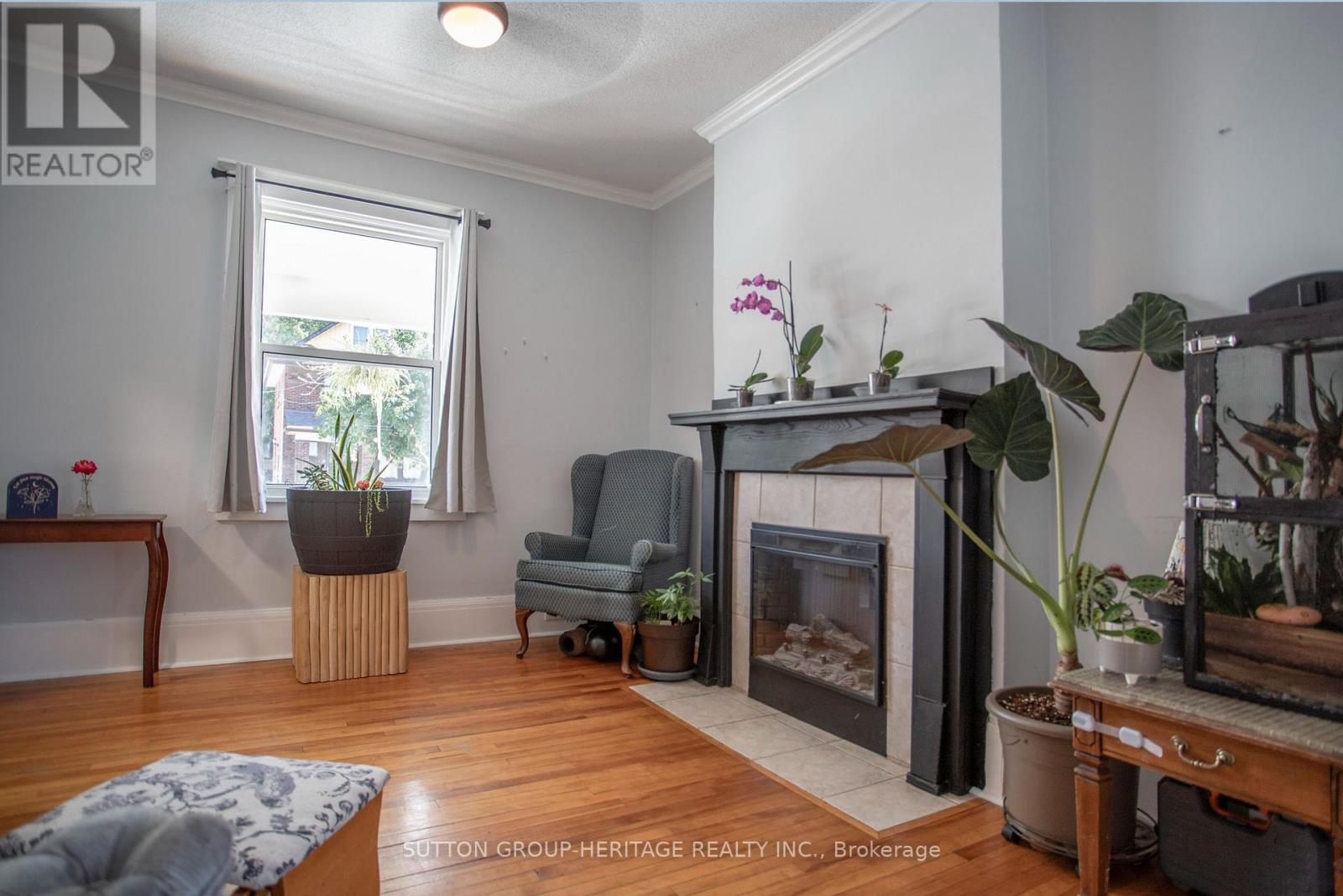 96 AGNES STREET - 3